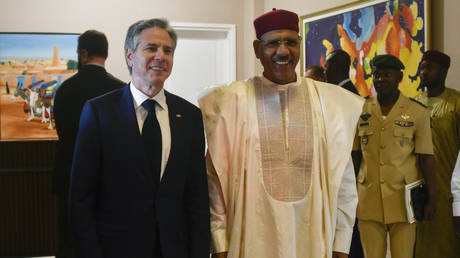 Свергнутый лидер Нигера призывает к вмешательству США