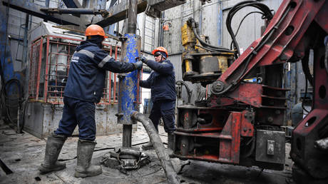 Россия качает нефть рекордными темпами