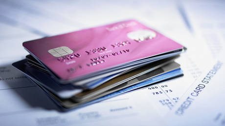 В Великобритании резко возросли объемы заимствований по кредитным картам