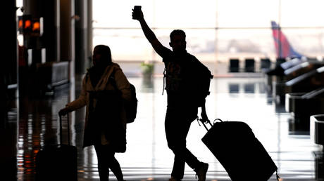 Авиационные власти США передают «неуправляемых пассажиров» в ФБР