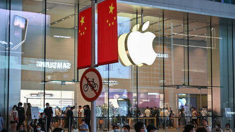 Акции Apple резко падают на фоне запретов в Китае