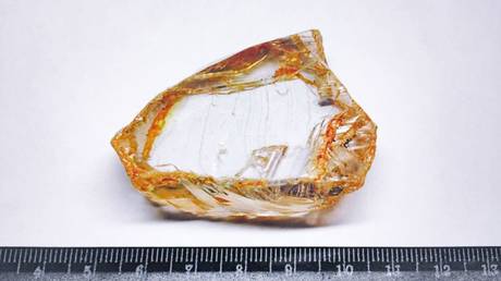 Огромный алмаз обнаружен в России