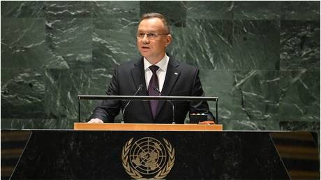 Польский лидер завуалированно угрожает Украине