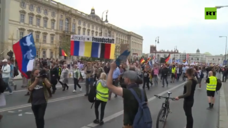 Активисты призывают Берлин прекратить поставки оружия на Украину