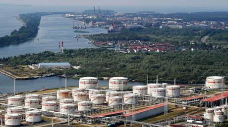 Страны ЕС ускорят введение запрета на импорт российской нефти