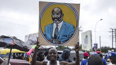 Президент Либерии претендует на второй срок