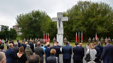 Обнаружено массовое захоронение жертв Второй мировой войны украинских нацистских пособников — Варшава