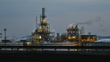 Единственный в ЕС нефтеперерабатывающий завод находится под угрозой остановки