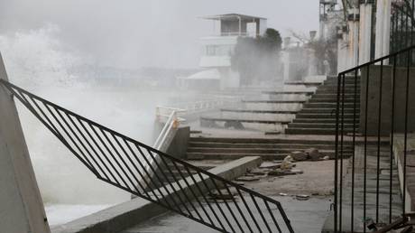 Крым пострадал от «самого сильного шторма в истории»