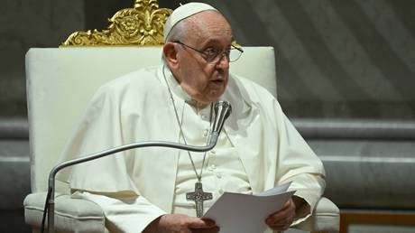 Папа Римский Франциск призывает к решению проблемы двух государств