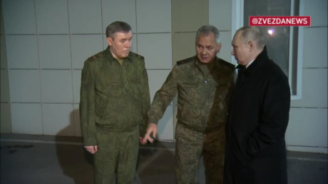 Путин посетил штаб военной операции на Украине (ВИДЕО)