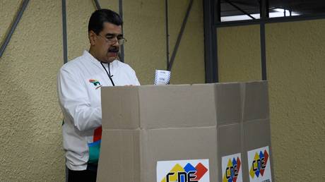 Венесуэльцы голосуют за возможную аннексию