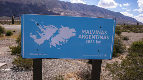 Аргентина хочет, чтобы Великобритания обсудила вопрос о возвращении Фолклендских островов