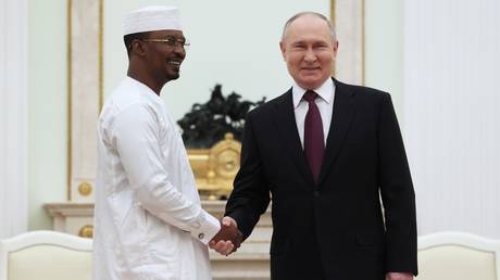 Еще одна африканская страна хочет отказаться от Парижа ради Москвы