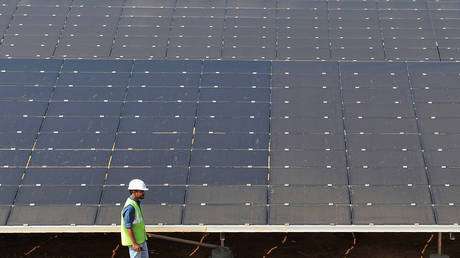 Индия инвестирует $67 млрд в энергетику