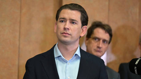Экс-канцлер Австрии признан виновным в даче ложных показаний