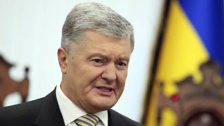 Экс-президент Украины назвал запрет на поездки «оскорблением демократии»