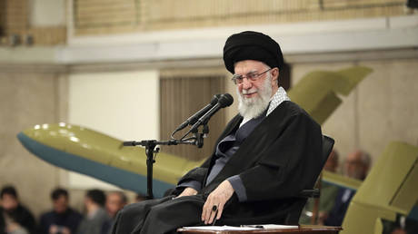 Мета внесла в черный список иранского аятоллу Хаменеи