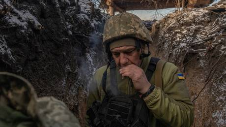 Украине грозит «каскадный коллапс линии фронта» – NYT