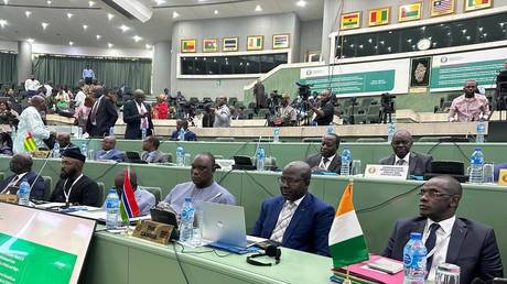 Западноафриканский блок снимает санкции с государства Сахель