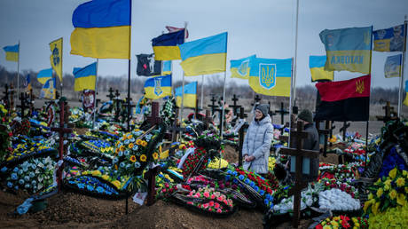 Зеленский опубликовал первые официальные данные о потерях в Украине