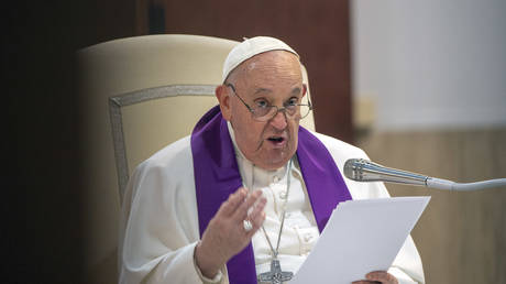 Папа Римский призывает Украину к переговорам