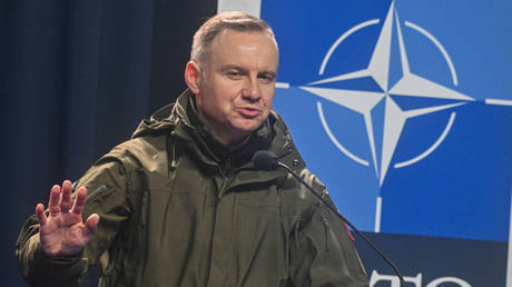 Польша настаивает на том, чтобы члены НАТО тратили больше