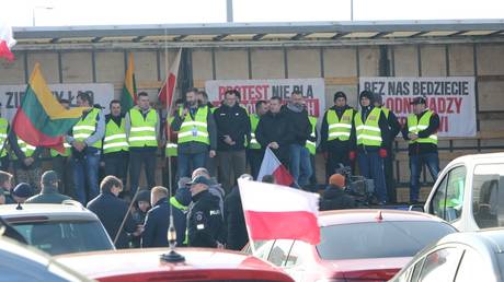 Польские фермеры начали акцию протеста на границе с Литвой