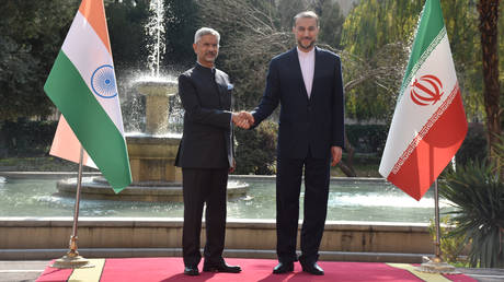 Иран призывает Индию продолжить усилия по прекращению войны в Газе