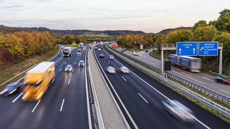 Министр транспорта Германии угрожает общественности «бессрочными запретами на вождение»