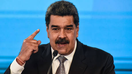 США возобновляют санкции против Венесуэлы