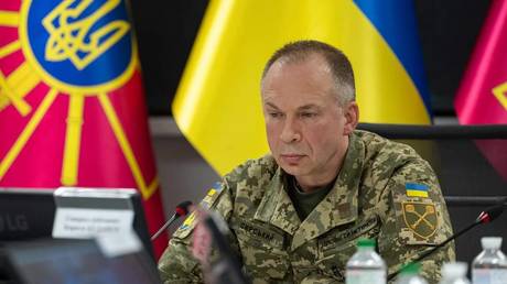 Ситуация на линии фронта «сложная» – главный военачальник Украин