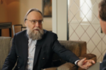 Такер Карлсон берет интервью у консервативного российского философа Александра Дугин