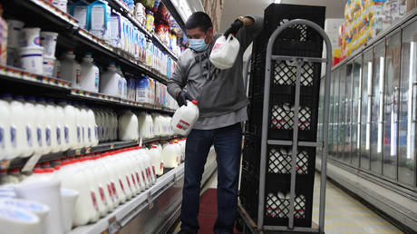 Вирус птичьего гриппа обнаружен в розничном молоке в США