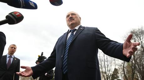 Все украинские президенты — воры – Лукашенко