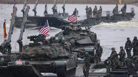 НАТО использует военные учения для «подготовки к войне с Россией»