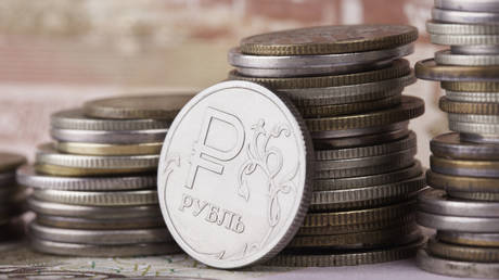 Рубль укрепился до пятимесячного максимума