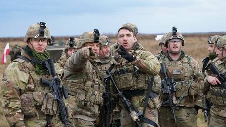 Великобритания заявила, что отправлять войска НАТО в Украину «опасно»