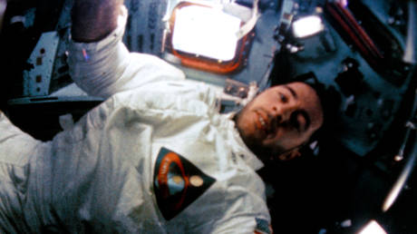 Американский астронавт лунной миссии погиб в авиакатастрофе
