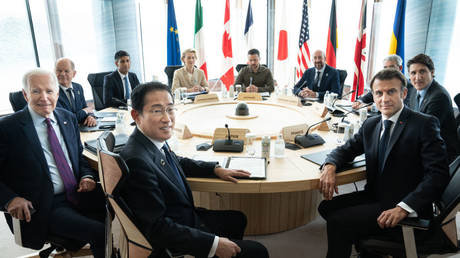 Япония вводит санкции против китайских фирм из-за предполагаемых связей с Россие