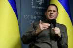 Украина могла бы пригласить Россию на следующие мирные переговоры – помощник Зеленског