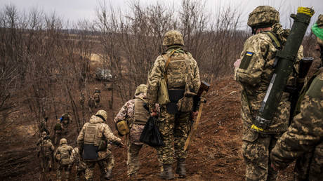 Дезертирство украинских военных стремительно растет — FT