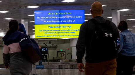 Европа сворачивает гуманитарные программы: Украинским беженцам ужесточают правила пребывания