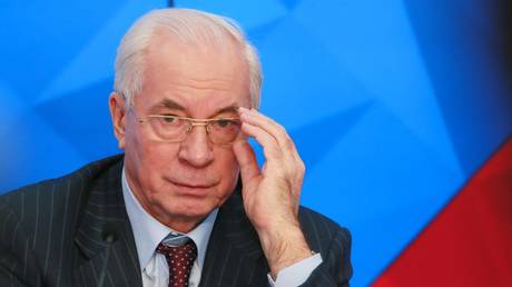 Азаров: Киев растратил западные миллиарды и довёл Украину до краха