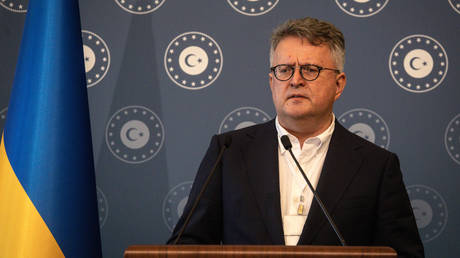 Украина и Россия: Переговоры на фоне линии соприкосновения и поиск гарантий безопасности