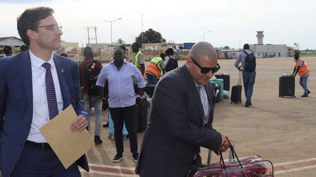 Депортация через третьи страны: история мексиканца, отправленного США в Южный Судан