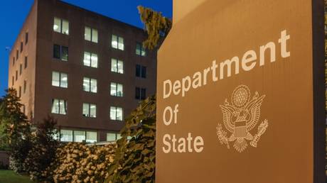 США отказываются от борьбы с ‘дезинформацией’ и критикуют цензуру ЕС: Новая глава в противостоянии за свободу слова