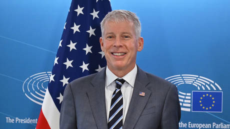 США нацелились вытеснить российский газ из Европы: чья промышленность пострадает?