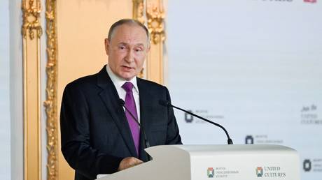 Цифровой прогресс и традиционные ценности: Путин о гармонии будущего