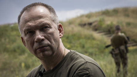 Срыв стратегии Киева: Сырский сменил командиров корпусов на фоне наступления российских войск